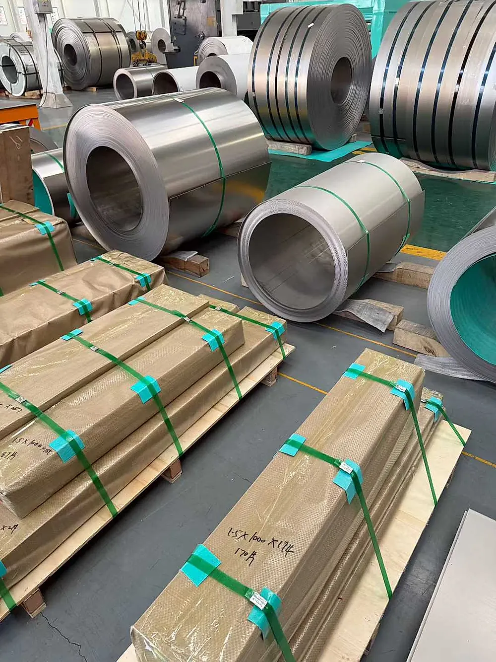 1000mm-wide cold-rolled titanium coil — spot inventory