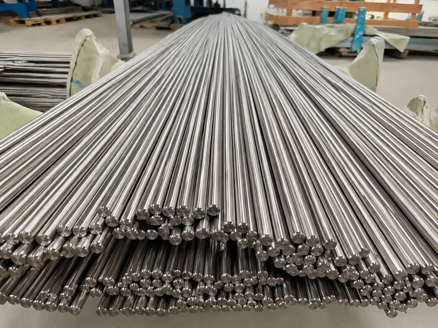 User-supplied titanium rod stock illustrates the downstream material-form handoff; it is not iodine-CVT deposit or semiconductor-target evidence.