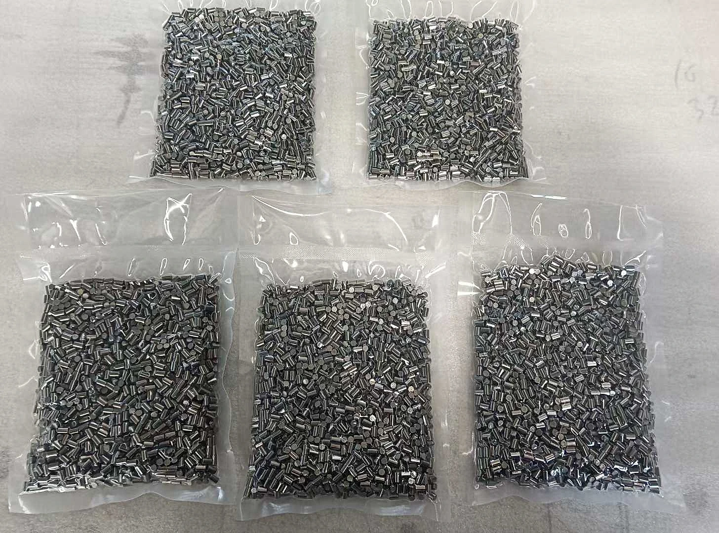 Titanium alloy granules as raw material for 3D printing smartphone components